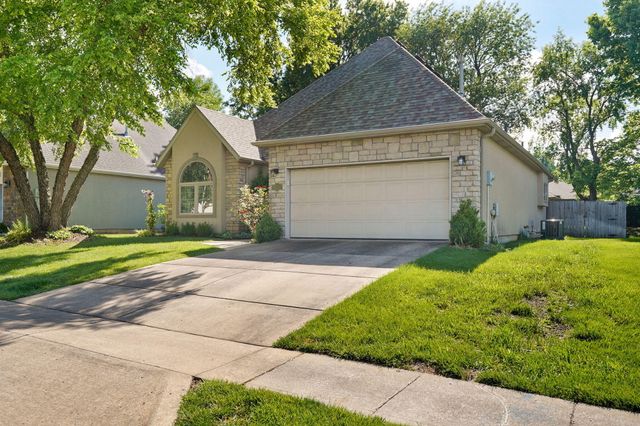 1113 S Carriage Avenue, Springfield, MO 65809