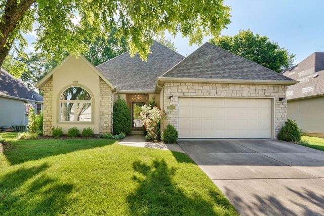 1113 S Carriage Avenue, Springfield, MO 65809