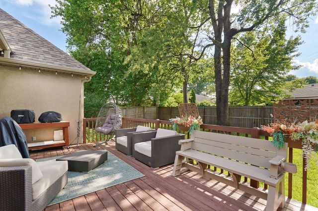1113 S Carriage Avenue, Springfield, MO 65809