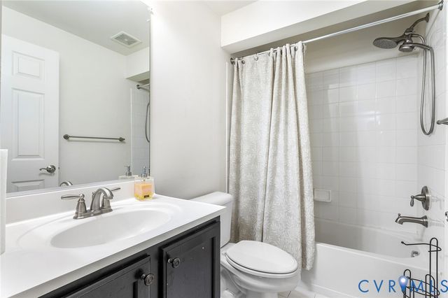 7025 Swanhaven Dr, Chesterfield, VA 23234