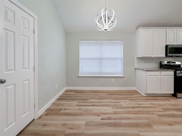 27 Auburn Path Drive, The Woodlands, TX 77382