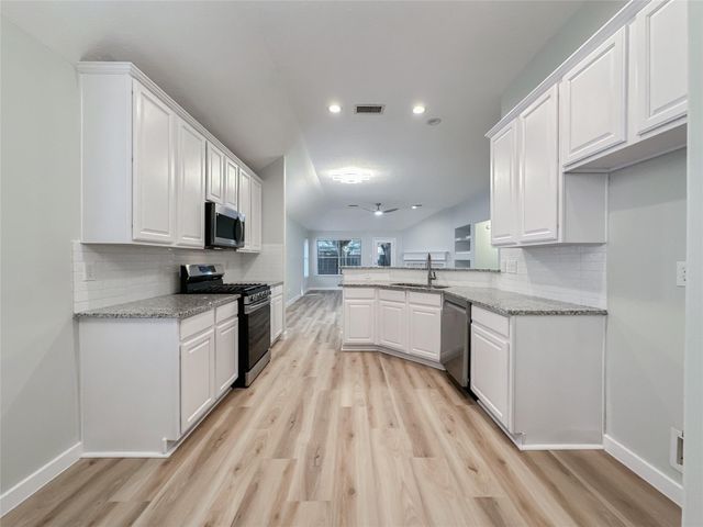 27 Auburn Path Drive, The Woodlands, TX 77382
