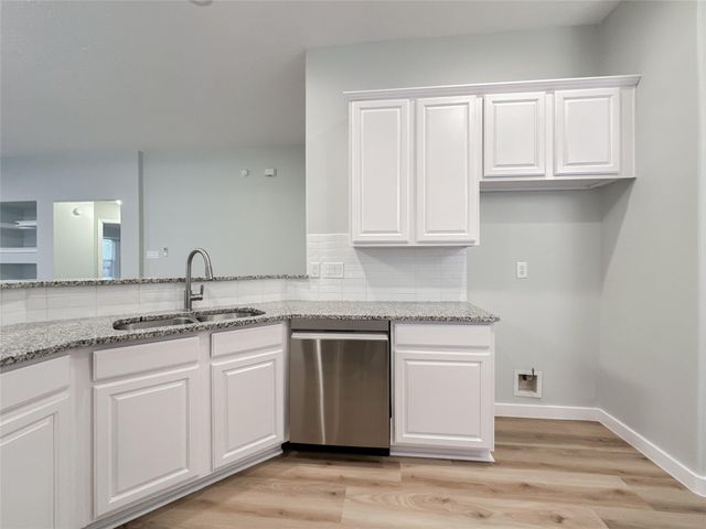 27 Auburn Path Drive, The Woodlands, TX 77382