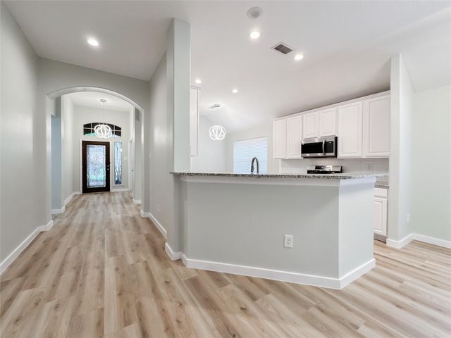 27 Auburn Path Drive, The Woodlands, TX 77382