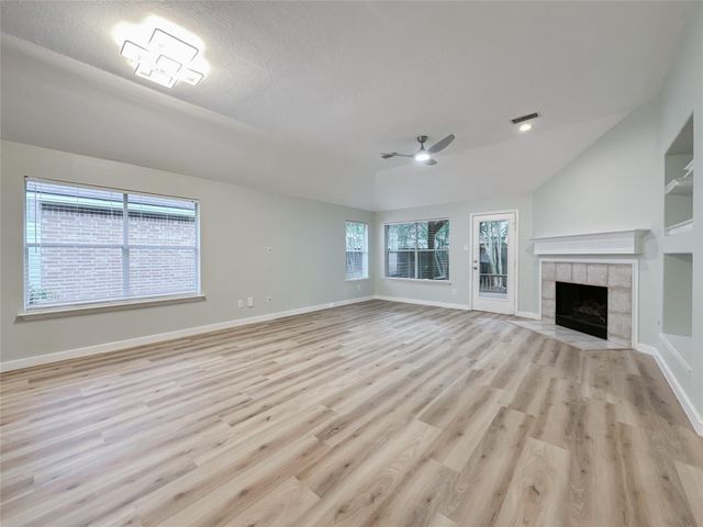 27 Auburn Path Drive, The Woodlands, TX 77382
