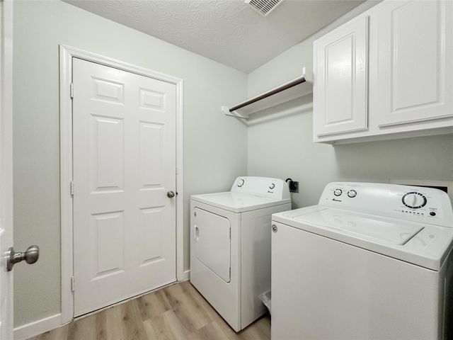 27 Auburn Path Drive, The Woodlands, TX 77382