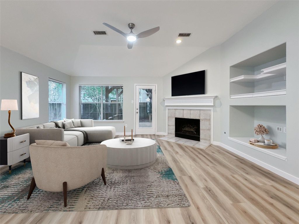 27 Auburn Path Drive, The Woodlands, TX 77382