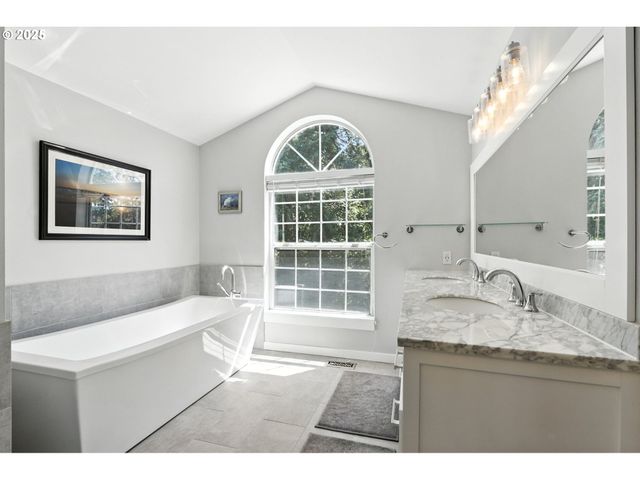 3018 Ne 94TH Way, Vancouver, WA 98665