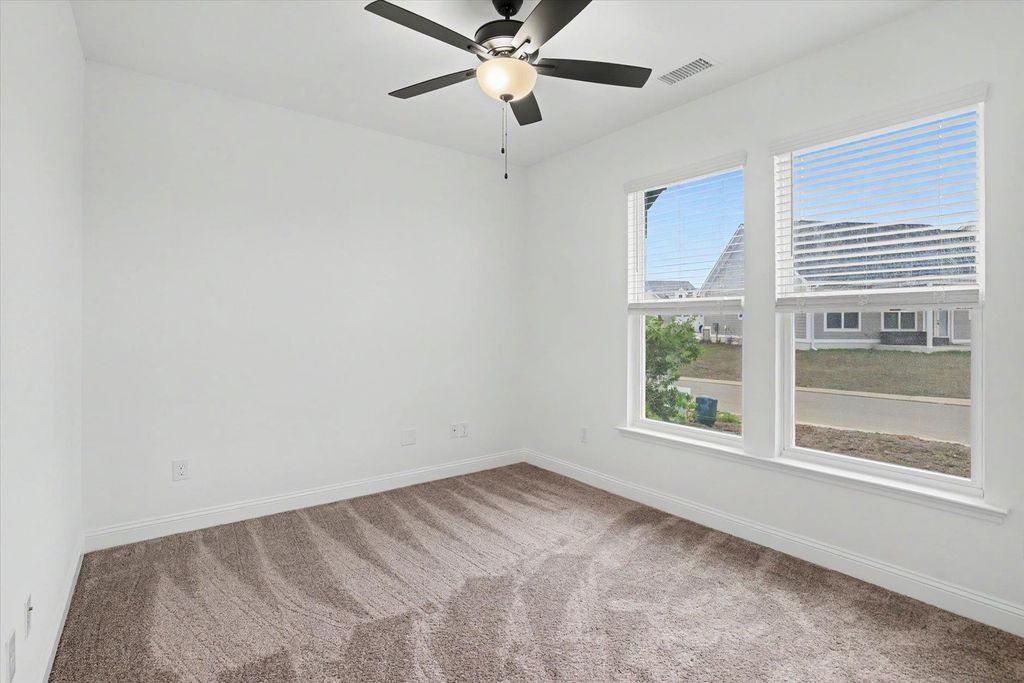 Image 8 of property listing at 4236 Landry Lane, Tallahassee, FL 32317
