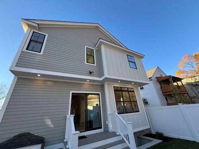 33 Hovey St 33, Watertown, MA 02472