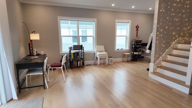 33 Hovey St 33, Watertown, MA 02472