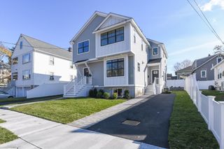 33 Hovey St 33, Watertown, MA 02472
