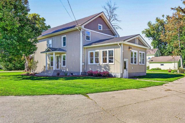 E8582 MECHANIC STREET, New London, WI 54961