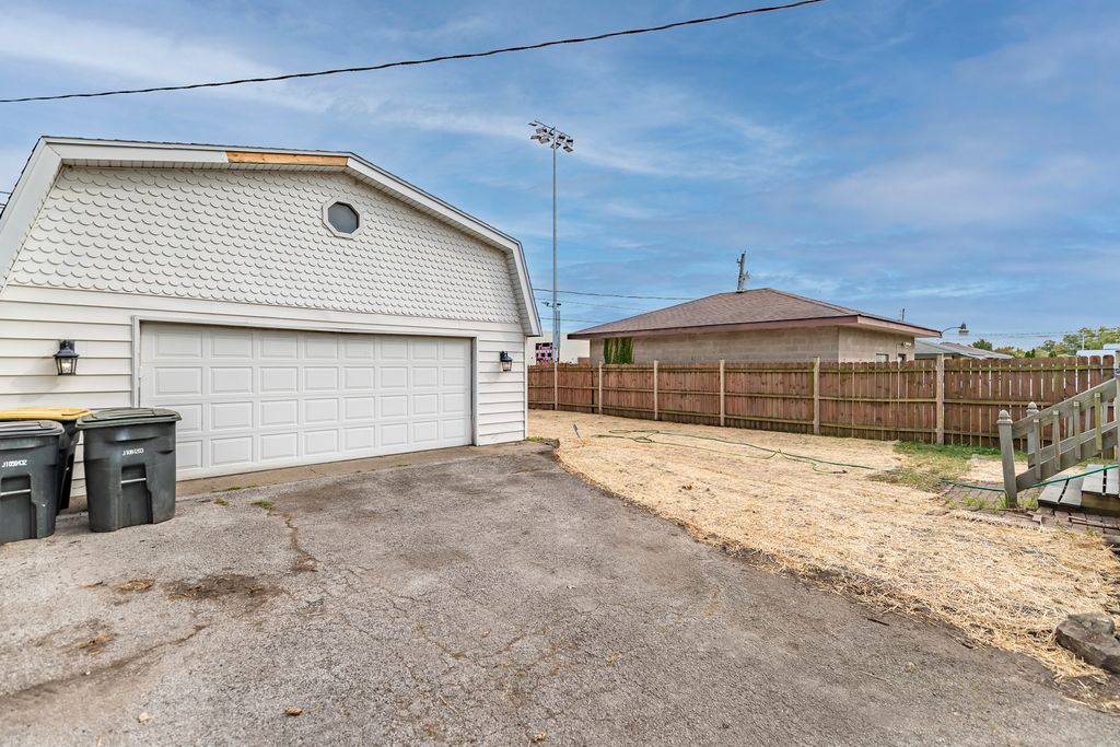 18437 Chicago Avenue, Lansing, IL 60438 — photo 3