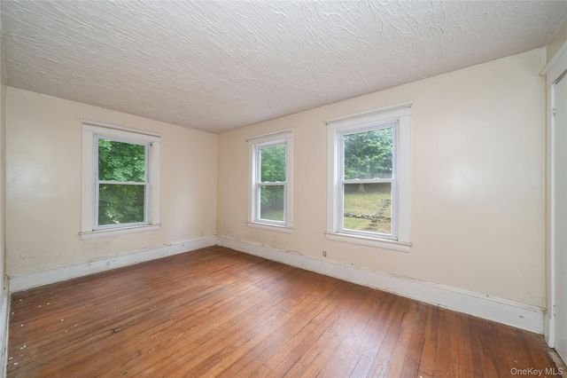 91 Columbia Avenue, Hartsdale, NY 10530