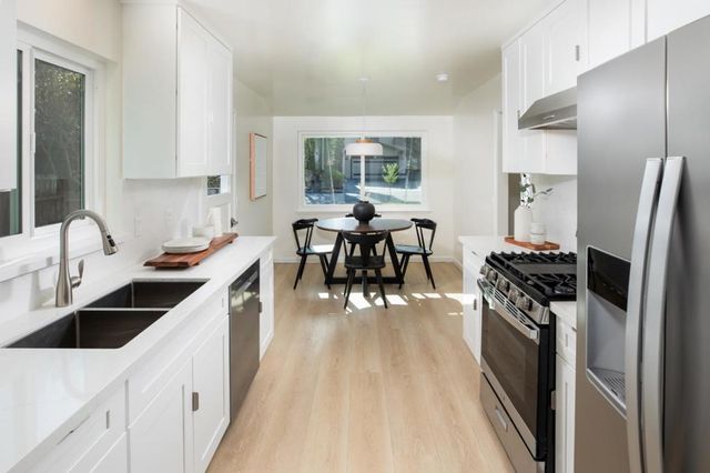 833 Hierra Court, Los Altos, CA 94024