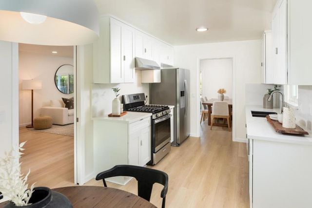 833 Hierra Court, Los Altos, CA 94024