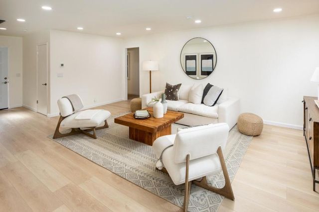 833 Hierra Court, Los Altos, CA 94024