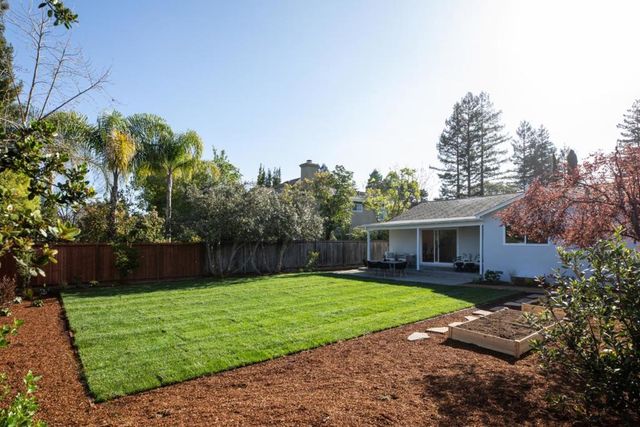 833 Hierra Court, Los Altos, CA 94024