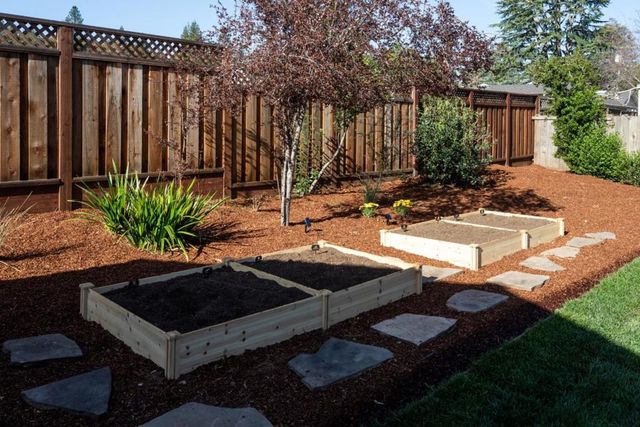 833 Hierra Court, Los Altos, CA 94024