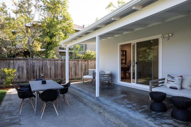 833 Hierra Court, Los Altos, CA 94024