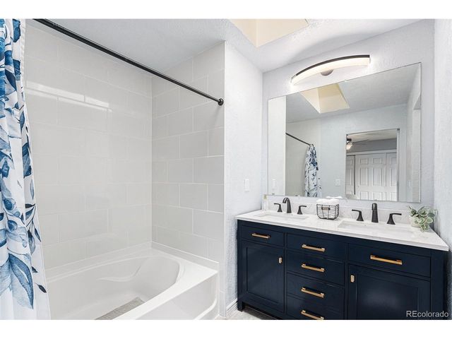 1701 S Pitkin St, Aurora, CO 80017