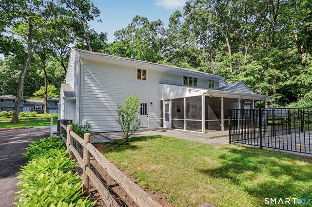 8 Live Oak Road, Norwalk, CT 06851
