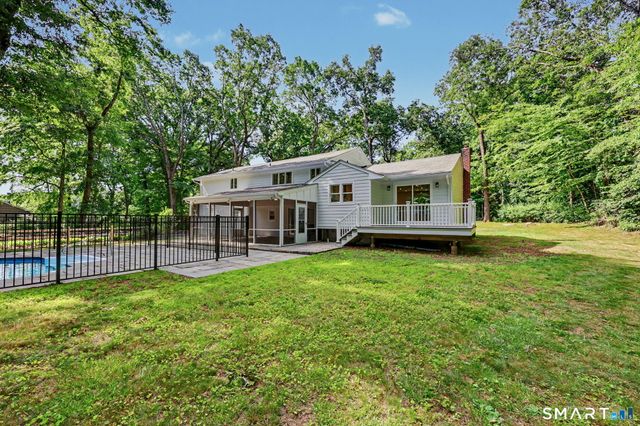 8 Live Oak Road, Norwalk, CT 06851