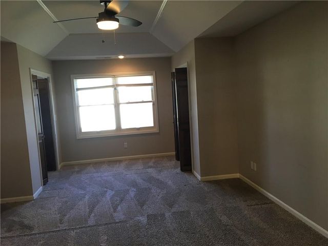 111 Southfork Road, Lansing, KS 66043
