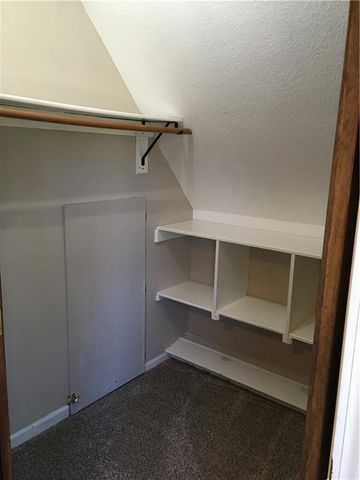111 Southfork Road, Lansing, KS 66043