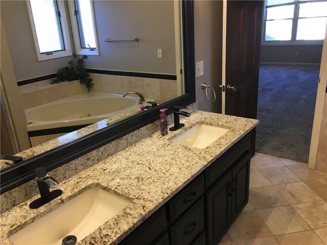 111 Southfork Road, Lansing, KS 66043