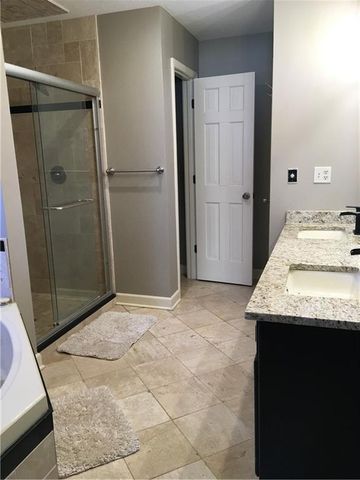 111 Southfork Road, Lansing, KS 66043