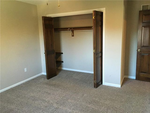 111 Southfork Road, Lansing, KS 66043