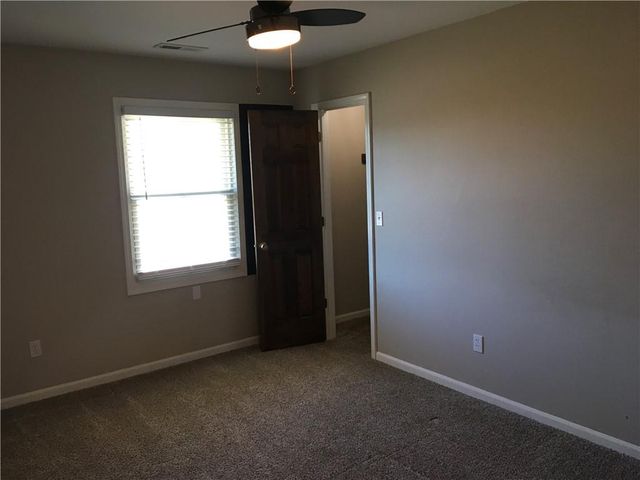111 Southfork Road, Lansing, KS 66043