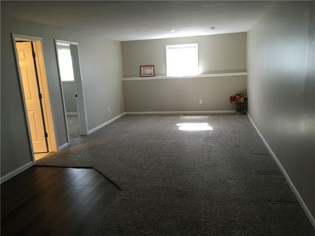 111 Southfork Road, Lansing, KS 66043
