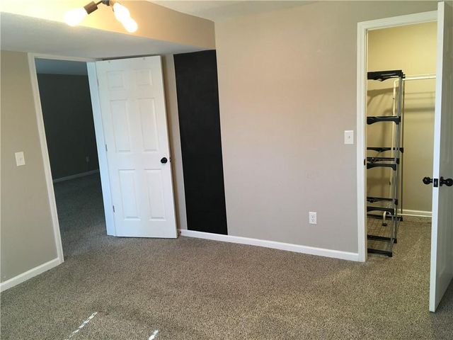 111 Southfork Road, Lansing, KS 66043