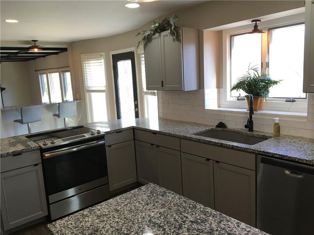 111 Southfork Road, Lansing, KS 66043