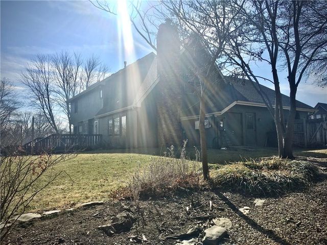 111 Southfork Road, Lansing, KS 66043
