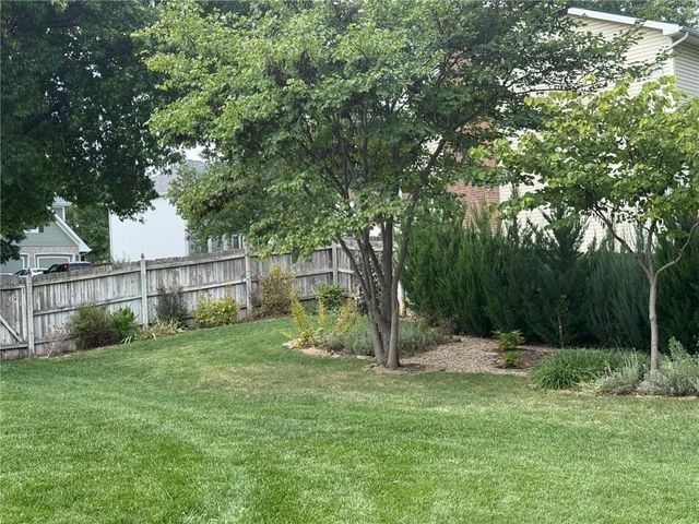 111 Southfork Road, Lansing, KS 66043