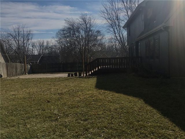 111 Southfork Road, Lansing, KS 66043