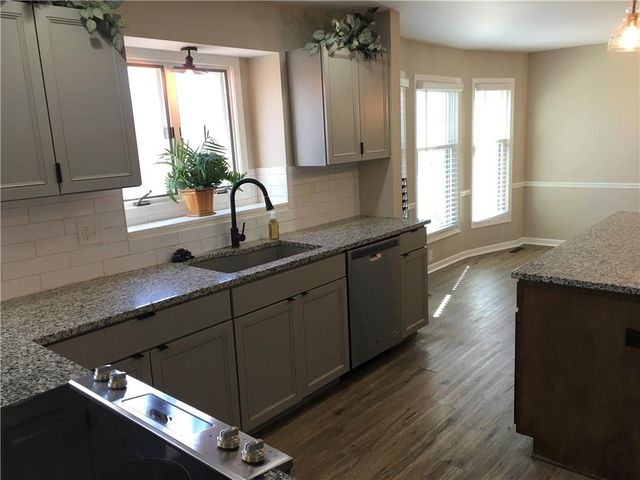 111 Southfork Road, Lansing, KS 66043