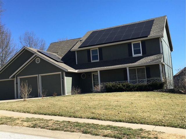 111 Southfork Road, Lansing, KS 66043