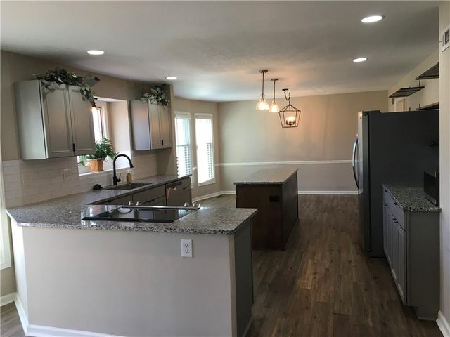 111 Southfork Road, Lansing, KS 66043