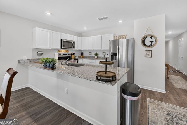 121 Red Oak Drive, Barnesville, GA 30204