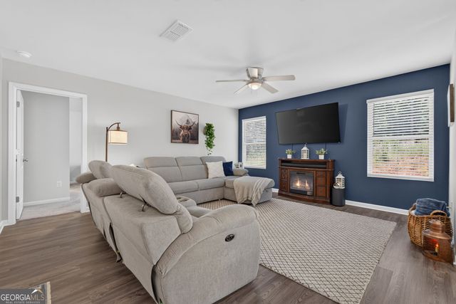 121 Red Oak Drive, Barnesville, GA 30204
