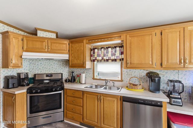 523 Momosa Drive, Whiting, NJ 08759