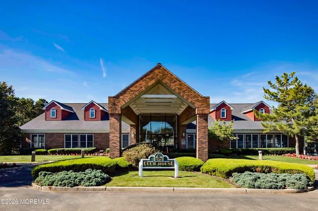 523 Momosa Drive, Whiting, NJ 08759