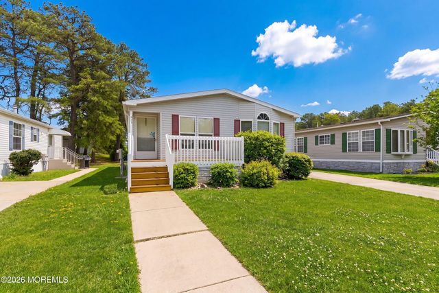 523 Momosa Drive, Whiting, NJ 08759