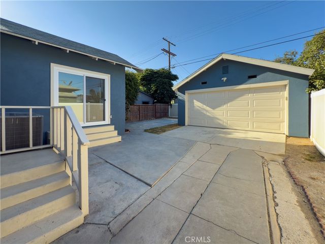 2249 W 30th Street, Los Angeles, CA 90018