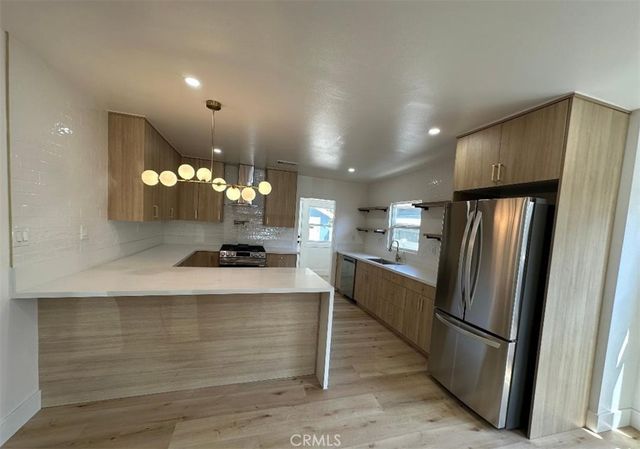 2249 W 30th Street, Los Angeles, CA 90018